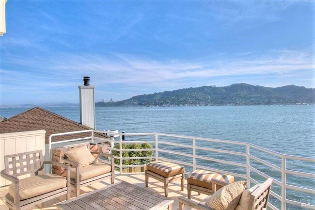 55 W Shore Rd in Belvedere, CA - Building Photo - Building Photo