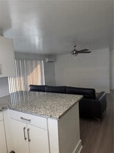 9970 SW 40th Terrace in Miami, FL - Building Photo - Building Photo