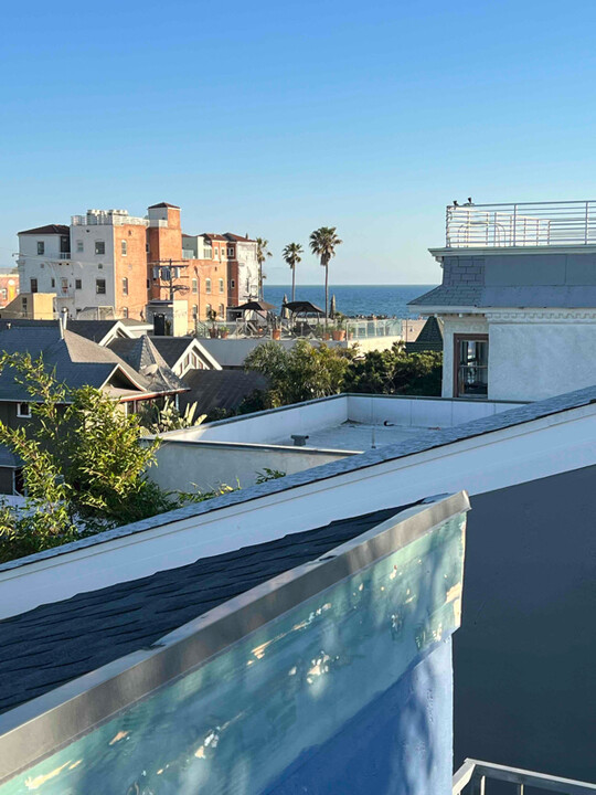41 Clubhouse Ave in Los Angeles, CA - Foto de edificio