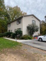 352 Community House Rd, Unit 352 Community House in Southbury, CT - Building Photo