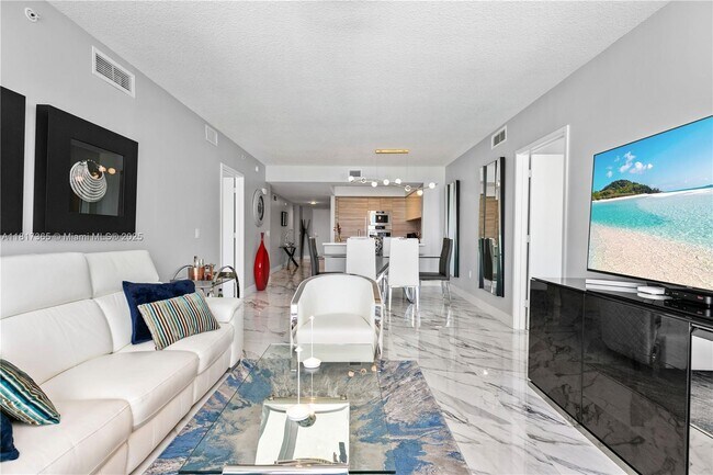 330 Sunny Isles Blvd, Unit 5-1103 in Sunny Isles Beach, FL - Building Photo - Building Photo