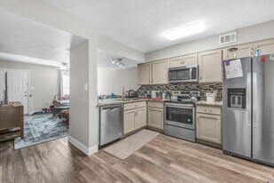 702 Terrance Ct in Fort Walton Beach, FL - Building Photo