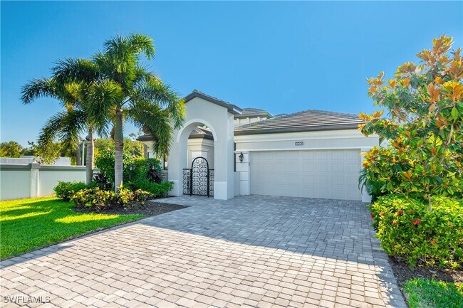10061 Florence Cir in Naples, FL - Building Photo - Building Photo