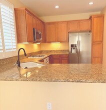 26019 Brinton Plz in Santa Clarita, CA - Foto de edificio - Building Photo