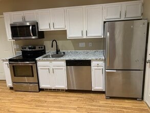 1098 Stafford St in Leicester, MA - Building Photo - Building Photo