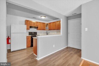 5512B Aberdeen Dr in Mount Laurel, NJ - Building Photo - Building Photo