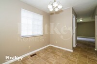 7736 Woods Crossing Ave, Unit 1601 in Indianapolis, IN - Foto de edificio - Building Photo