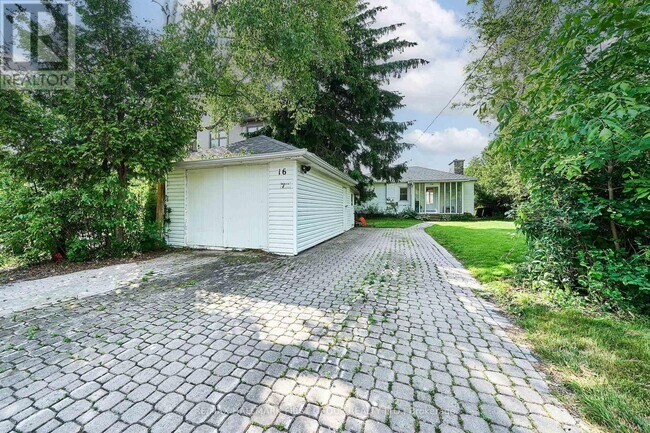 16 Ontoro Blvd in Ajax, ON - Building Photo - Building Photo