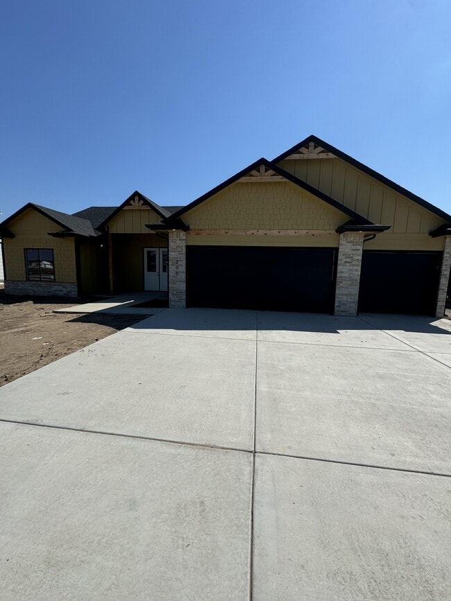 property at 796 Trails End Ct