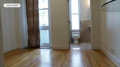 331 E 89th St in New York, NY - Building Photo - Building Photo