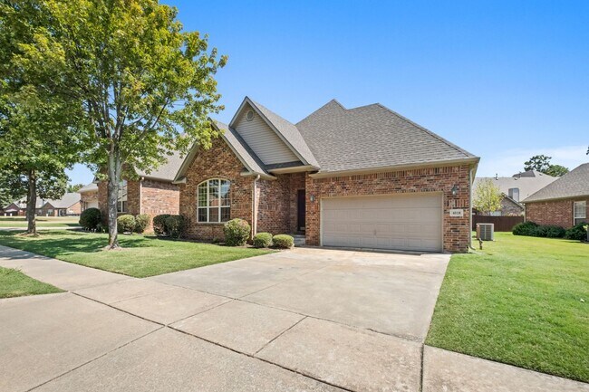4018 N Meadow View Dr-Unit -4018 in Fayetteville, AR - Building Photo - Building Photo