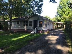 506 Center St in Leesville, LA - Building Photo