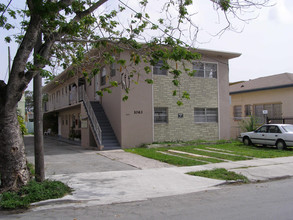 1063 NW 3rd St in Miami, FL - Building Photo - Building Photo