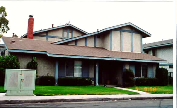 1411 Devonshire Dr in Oxnard, CA - Building Photo - Building Photo