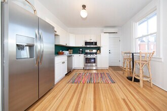 2220 E Colfax Ave, Unit Apartment in Denver, CO - Foto de edificio - Building Photo