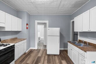 16 Plaza Ave in Waterbury, CT - Building Photo - Building Photo