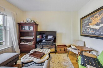 2700 N Artesian Ave in Chicago, IL - Building Photo - Building Photo