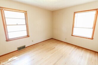 1026 Ratone St in Manhattan, KS - Building Photo - Building Photo