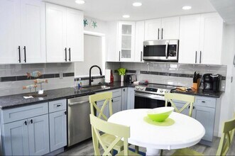 3675 Gulf Blvd, Unit 4 in St Pete Beach, FL - Building Photo - Building Photo