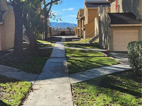 1025 N Tippecanoe Ave, Unit 112 in San Bernardino, CA - Building Photo - Building Photo