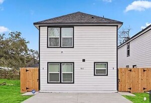 8224 Bigwood St in Houston, TX - Building Photo