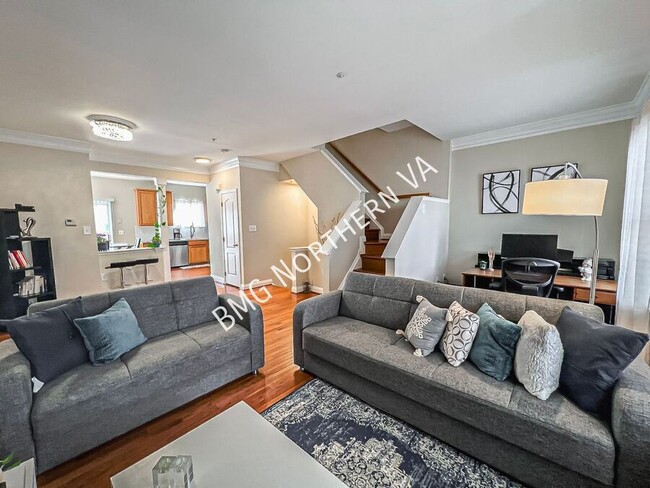 110 Cahill Dr in Alexandria, VA - Building Photo - Building Photo