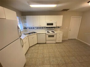 2630 Icabod Ct in Leesburg, FL - Building Photo - Building Photo