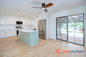 1048 Pineridge Rd in Sandy, UT - Building Photo - Building Photo