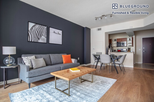 2400 M St NW in Washington, DC - Foto de edificio - Building Photo