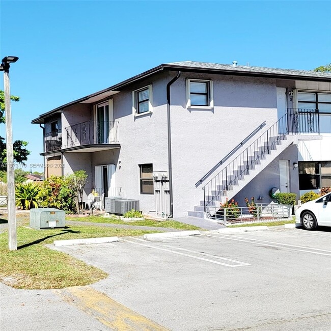 13271 SW 17th Ln in Miami, FL - Building Photo - Building Photo