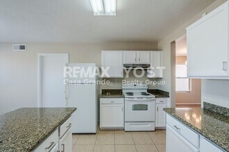 610 W Racine Loop in Casa Grande, AZ - Building Photo - Building Photo