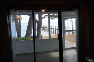 161 Dolphin Cove in Freeport, FL - Foto de edificio - Building Photo