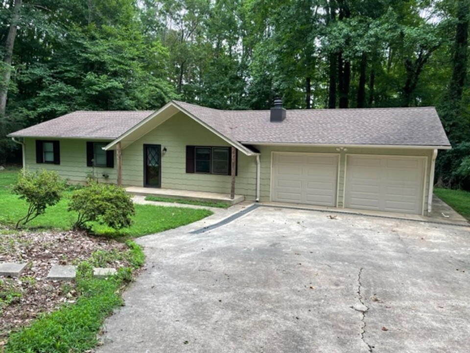 950 Northshore Dr in Asheboro, NC - Building Photo