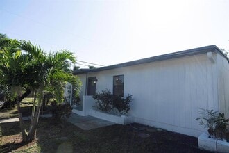 924 NW 11th Ct in Fort Lauderdale, FL - Building Photo - Building Photo
