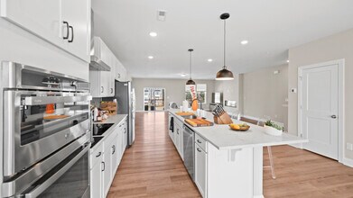 11054 Ligon Mill Rd in Wake Forest, NC - Foto de edificio - Building Photo