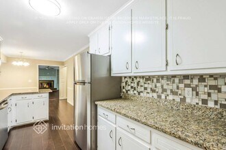 677 Royal Abbey Dr in Stone Mountain, GA - Building Photo - Building Photo