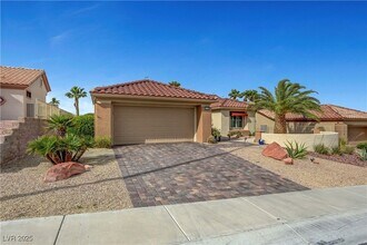 11036 Clear Meadows Dr in Las Vegas, NV - Building Photo - Building Photo
