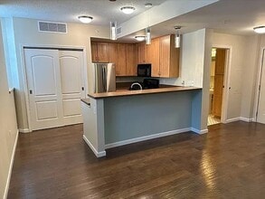 2040 Como Ave, Unit Unit #107 in St. Paul, MN - Building Photo - Building Photo