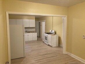 447 Summit St, Unit 2 in Hartford, CT - Building Photo - Building Photo