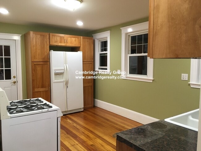 16 Cutter Ave, Unit 2B