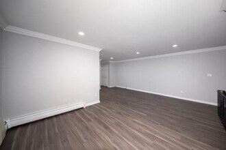 53 S Clinton Ave in Bay Shore, NY - Building Photo - Building Photo