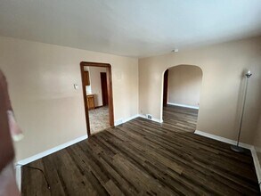 6800 Fullerton Ave in Cleveland, OH - Building Photo - Building Photo