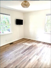 1821 Hermosa St in Nashville, TN - Foto de edificio - Building Photo