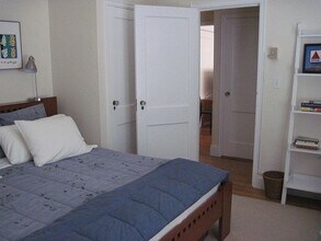 988 Memorial Dr, Unit 387 in Cambridge, MA - Building Photo - Building Photo