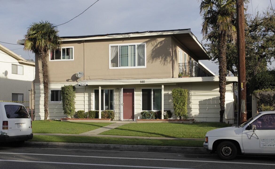 560 Hamilton St in Costa Mesa, CA - Building Photo
