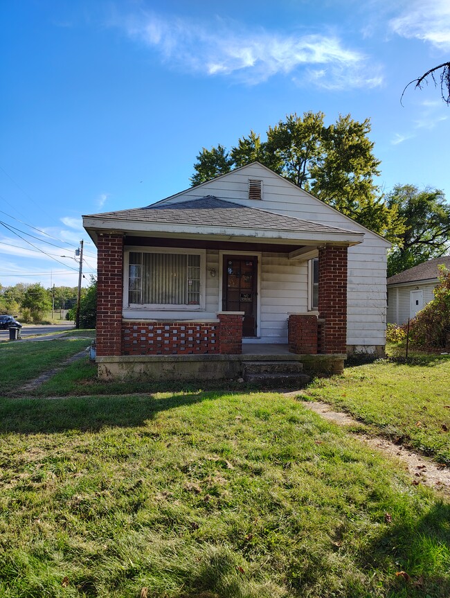 property at 4700 Ross Ave