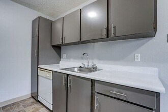 2624 SE 160th Ave in Portland, OR - Building Photo - Building Photo