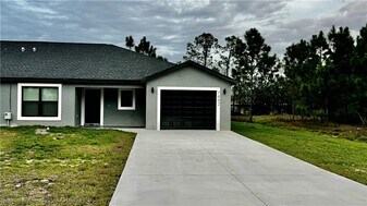 7002 Schumacher Rd in Sebring, FL - Building Photo