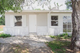 37701 Primo Dr in Dade City, FL - Building Photo
