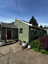 1740 Marine Dr in Bellingham, WA - Building Photo - Building Photo